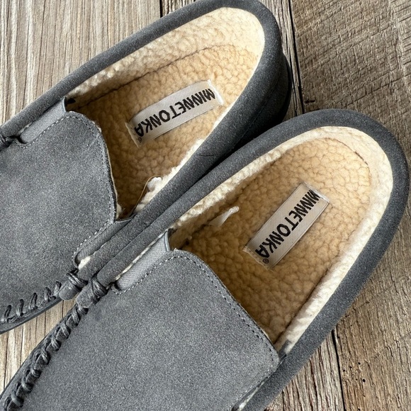 Minnetonka Sheepskin Hardsole Slipper sz 8M - Picture 3 of 5